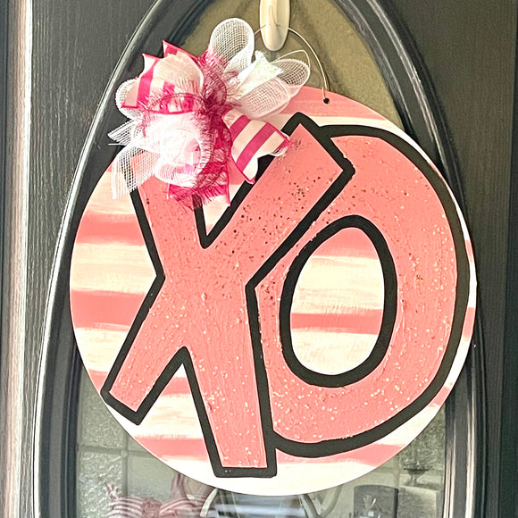 XO Valentines Door Hanger